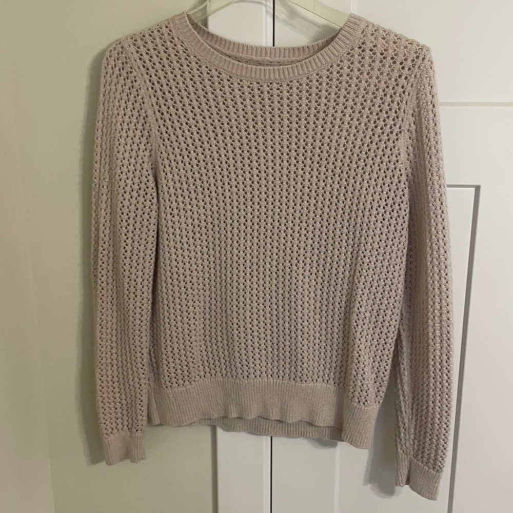 Light pull over sweater